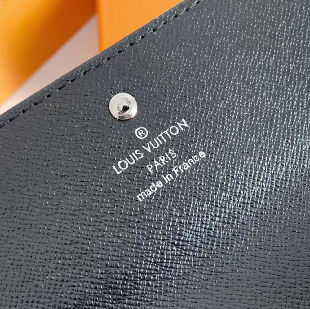 <AUTHENTIC>Louis Vuitton  wallet - Picture 5 of 9